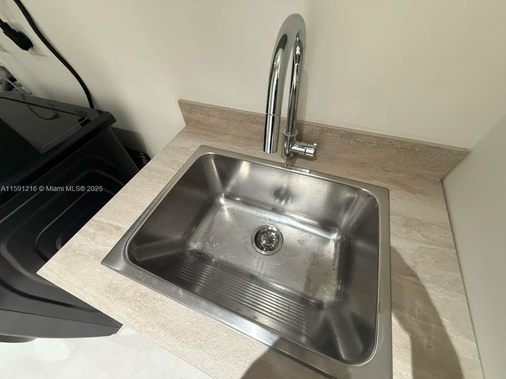 135 SW 29th Rd Miami, FL 33129