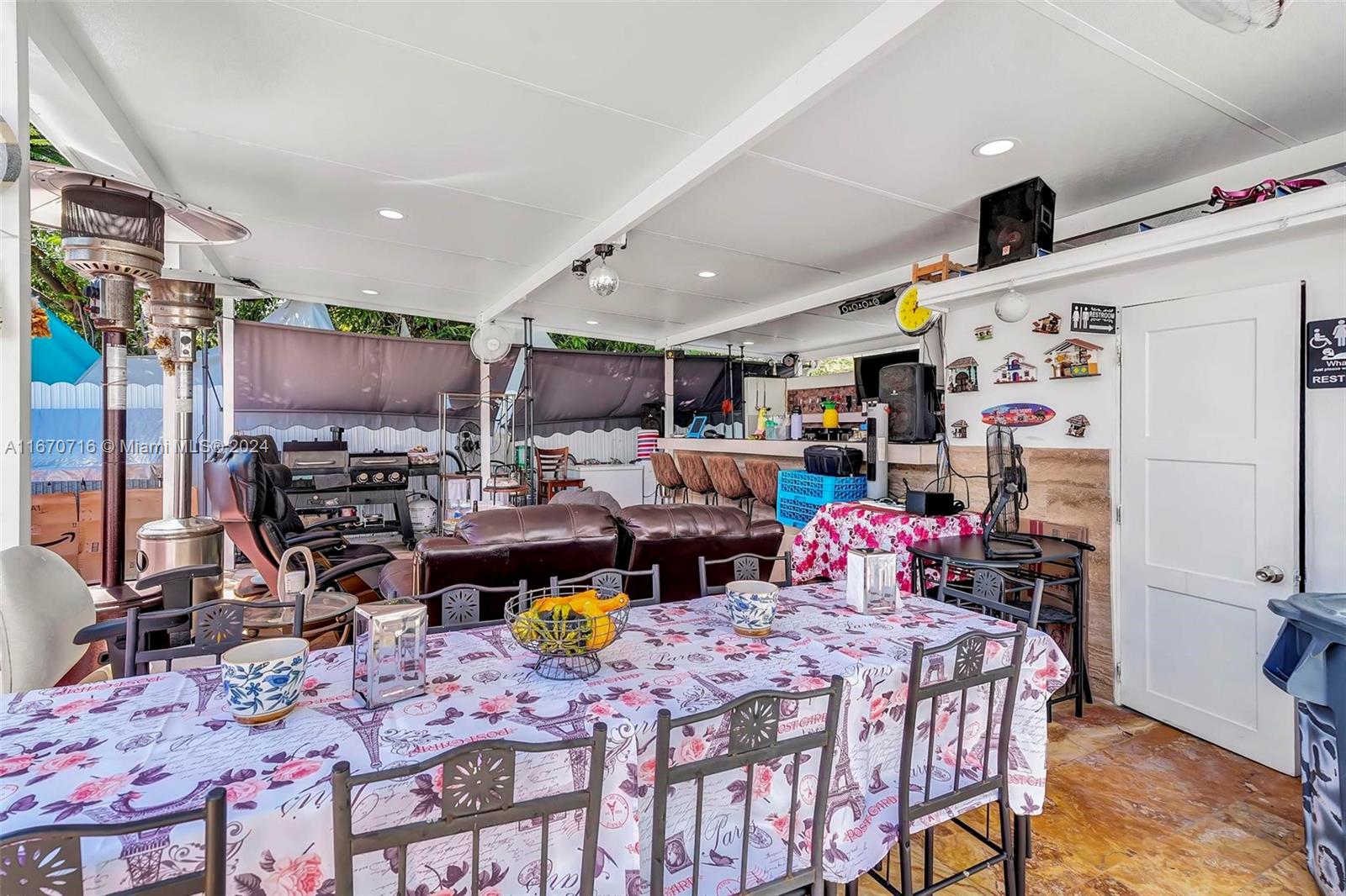 1369 Biarritz Dr Miami Beach, FL 33141