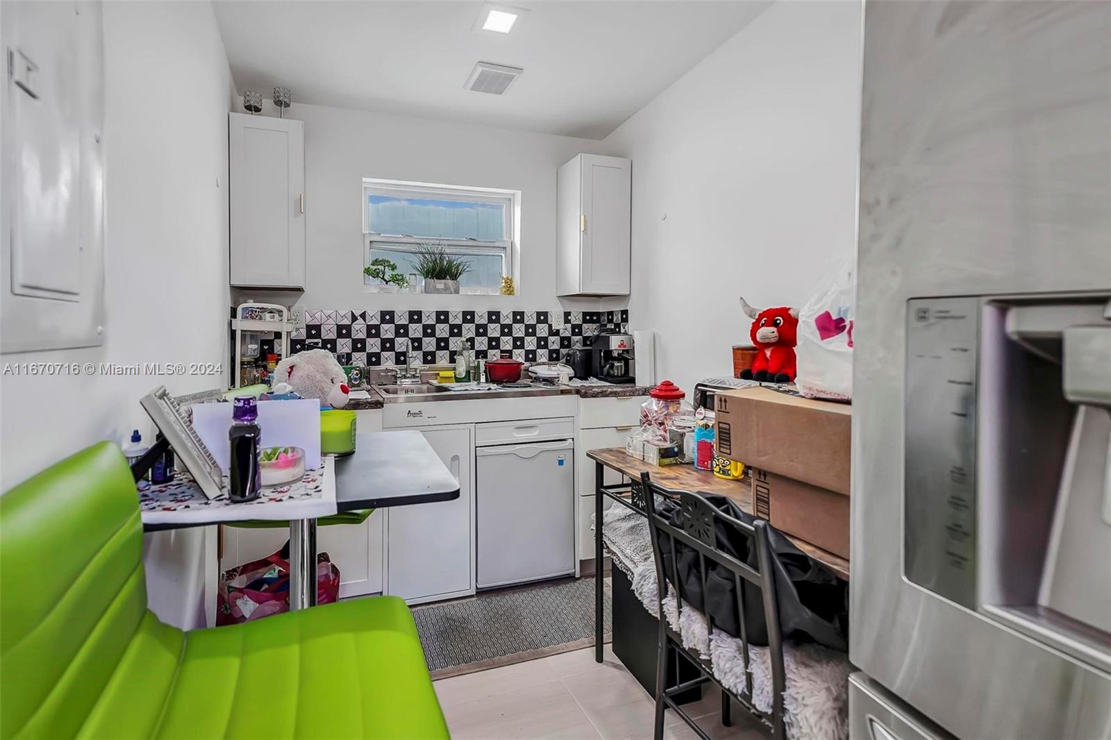 1369 Biarritz Dr Miami Beach, FL 33141