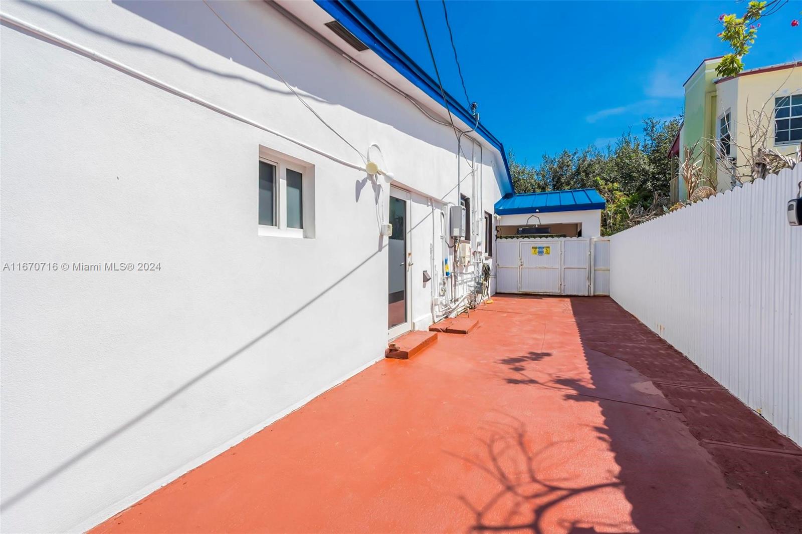 1369 Biarritz Dr Miami Beach, FL 33141