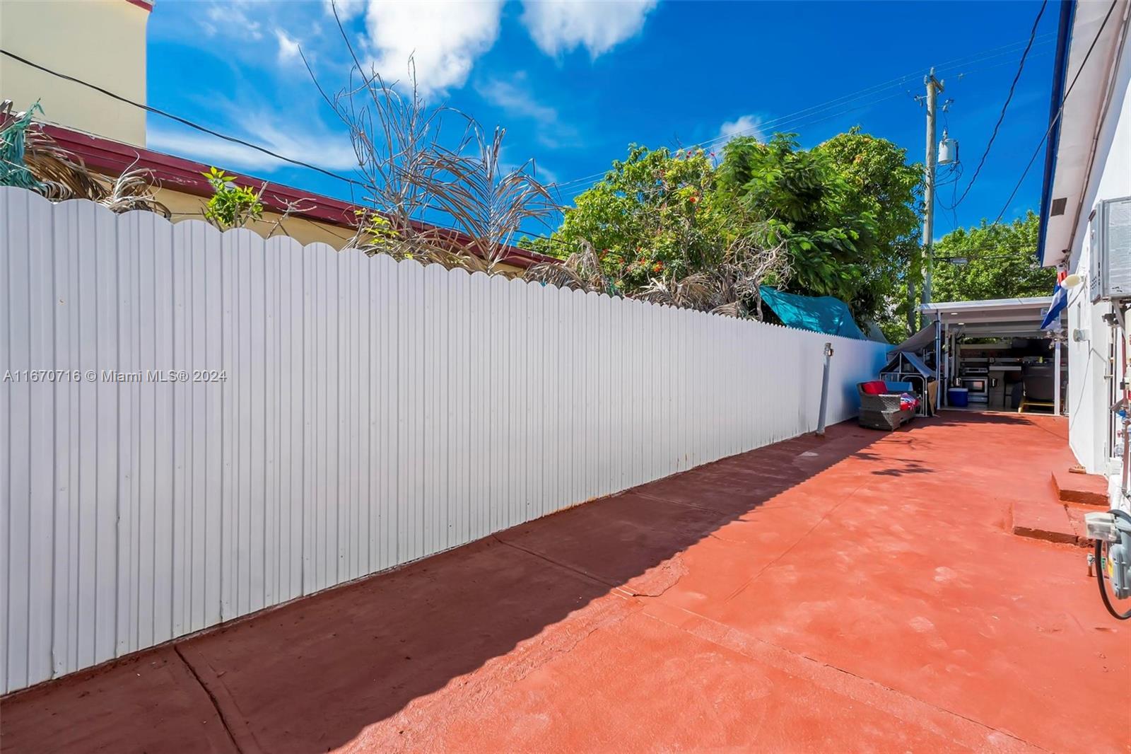 1369 Biarritz Dr Miami Beach, FL 33141