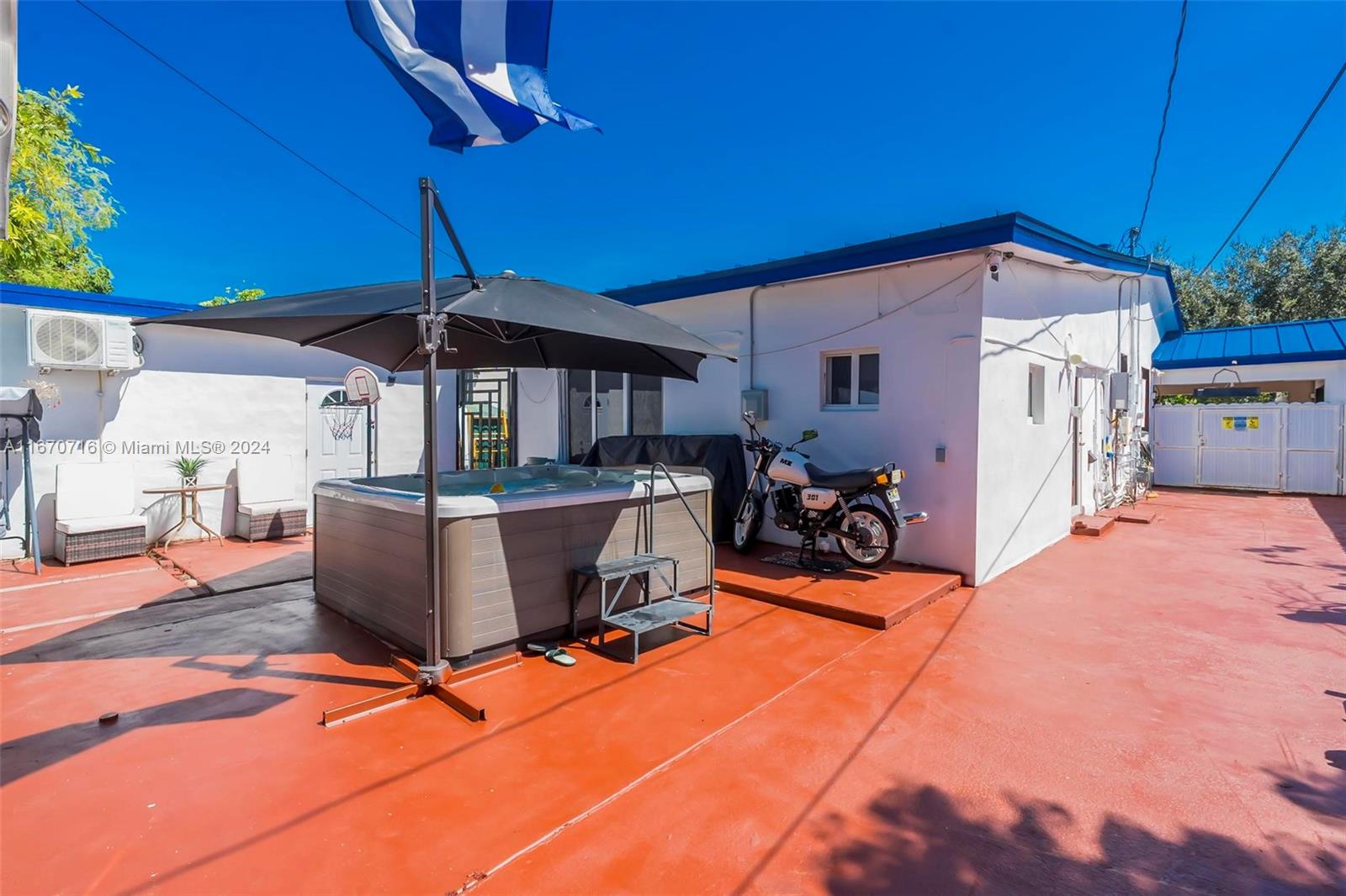 1369 Biarritz Dr Miami Beach, FL 33141