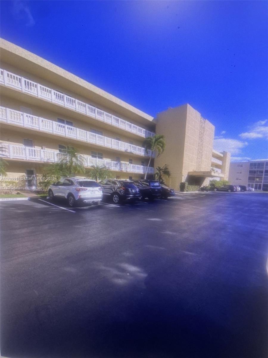 415 SE 11th Ter #201