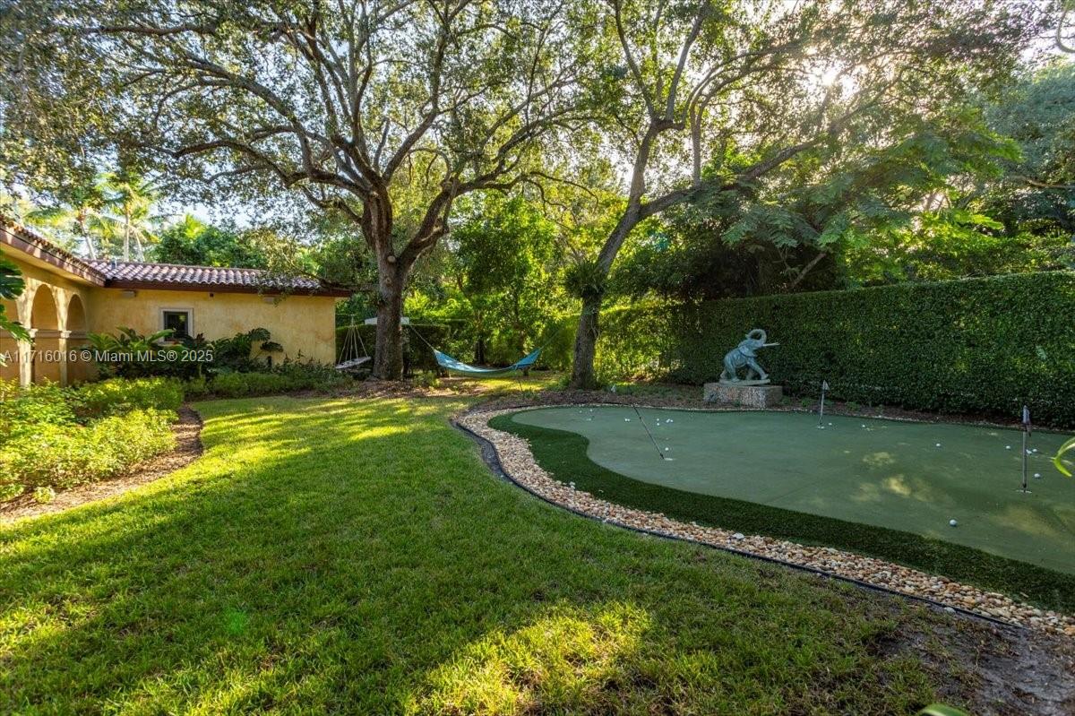 9940 W Suburban Dr Pinecrest, FL 33156