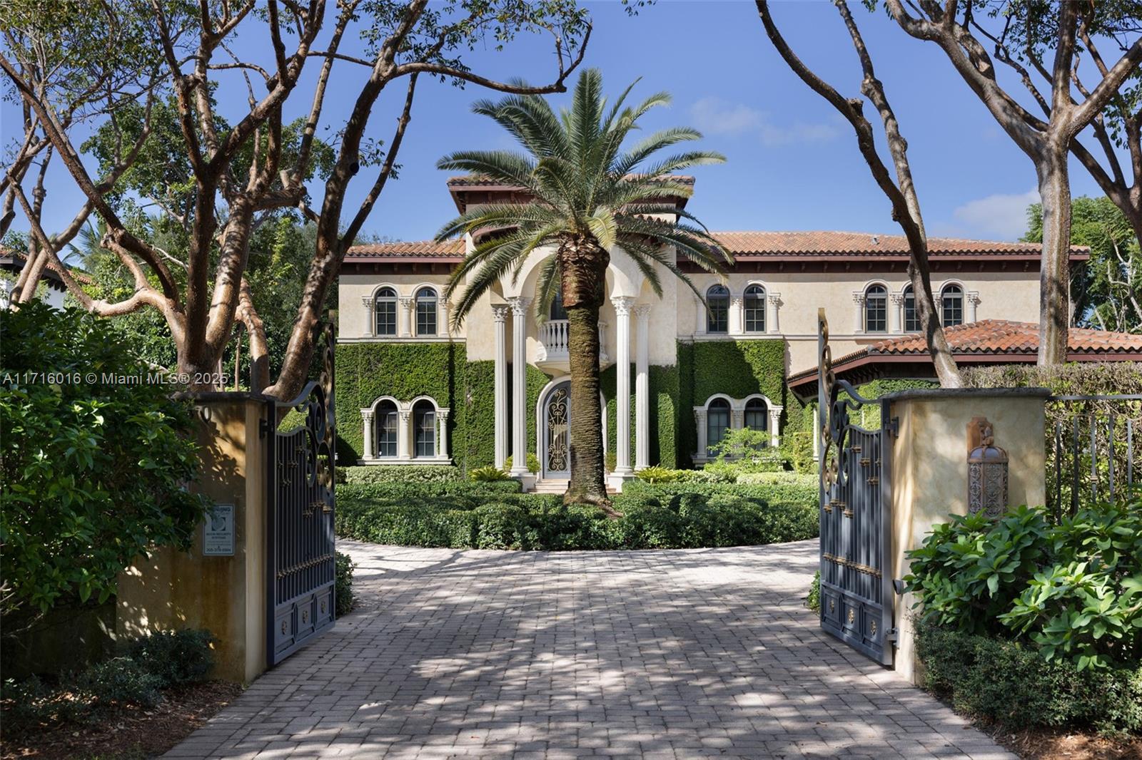 9940 W Suburban Dr Pinecrest, FL 33156