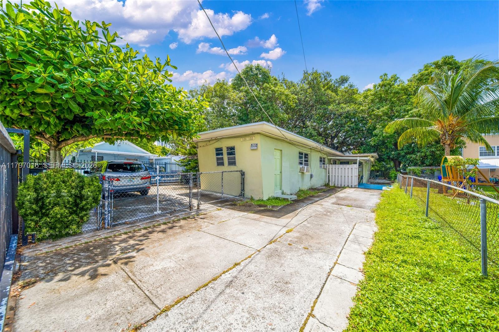 120 NW 32nd St Miami, FL 33127