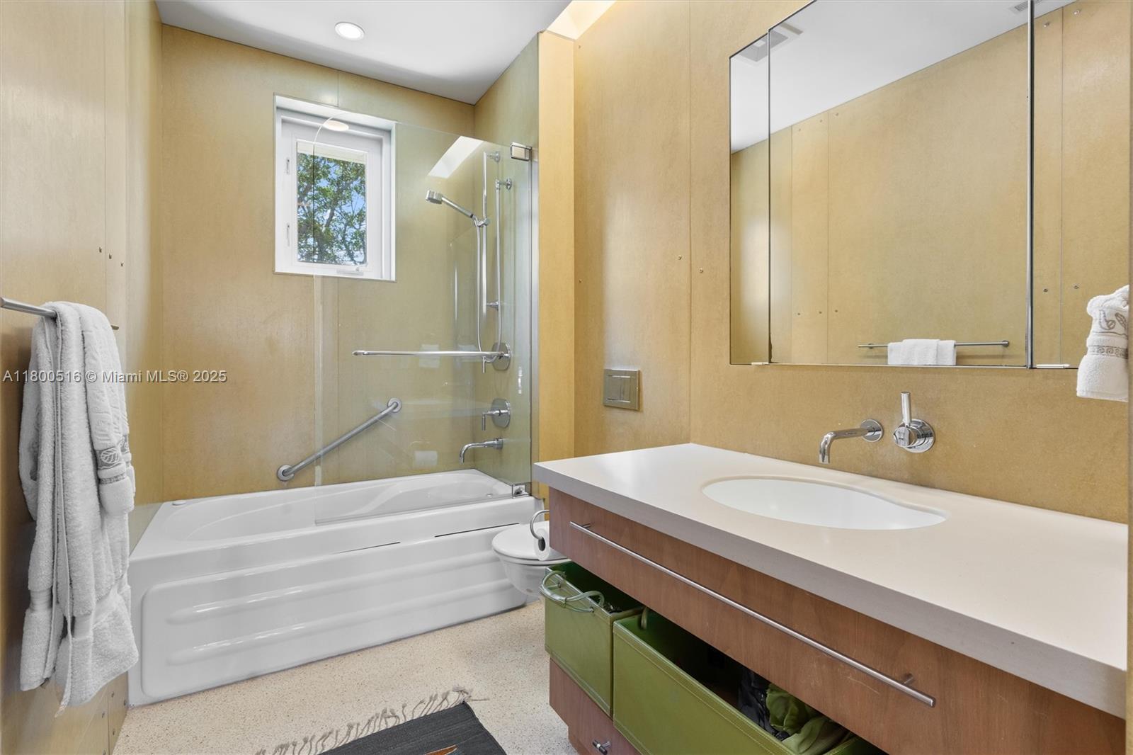 2500 Mercedes Dr Fort Lauderdale, FL 33316