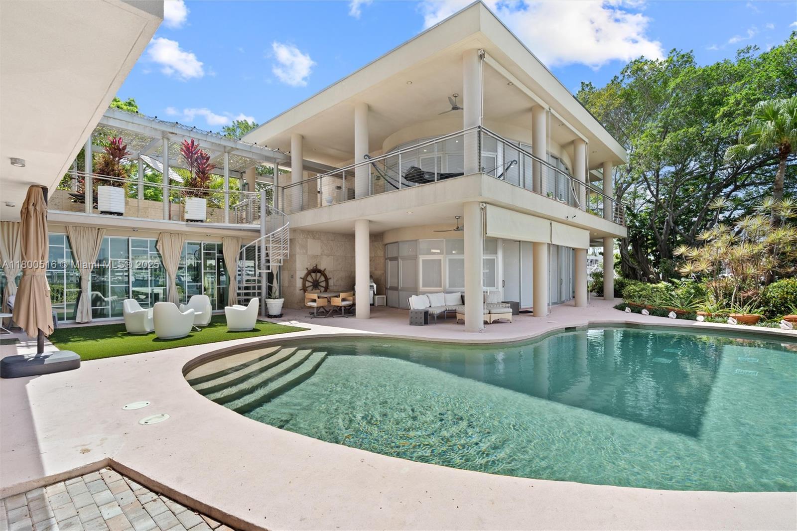 2500 Mercedes Dr Fort Lauderdale, FL 33316