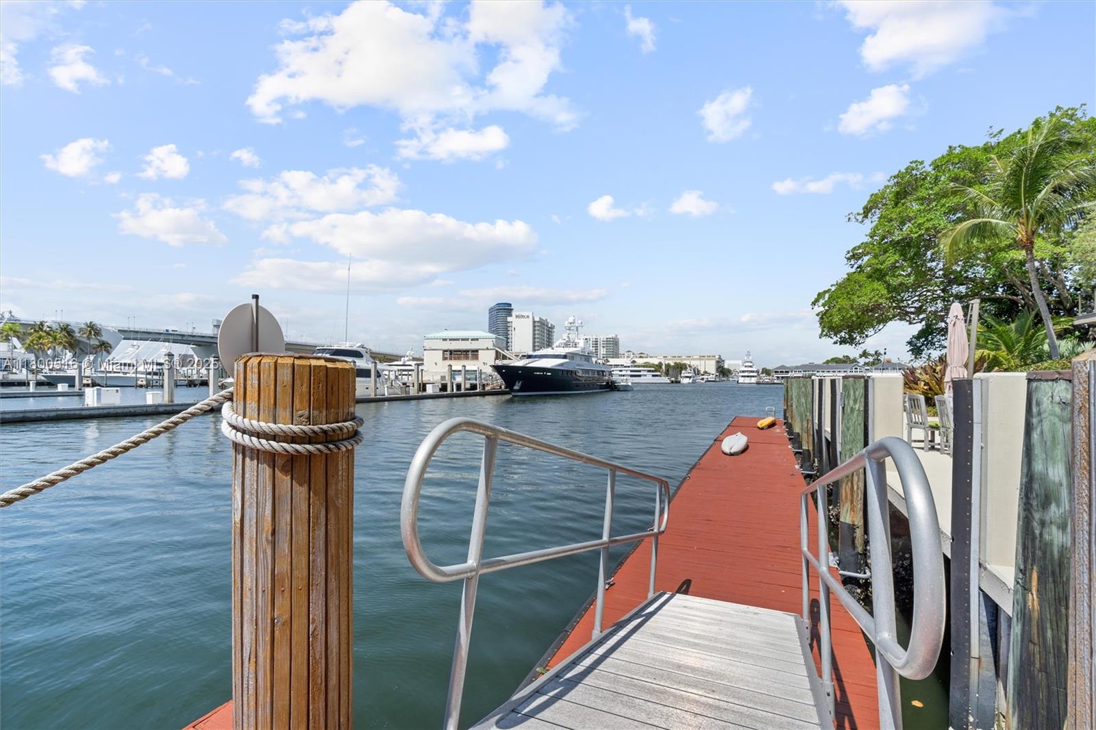 2500 Mercedes Dr Fort Lauderdale, FL 33316