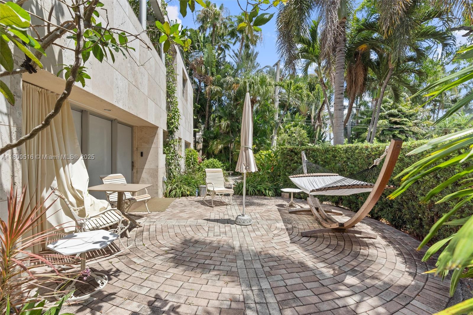 2500 Mercedes Dr Fort Lauderdale, FL 33316