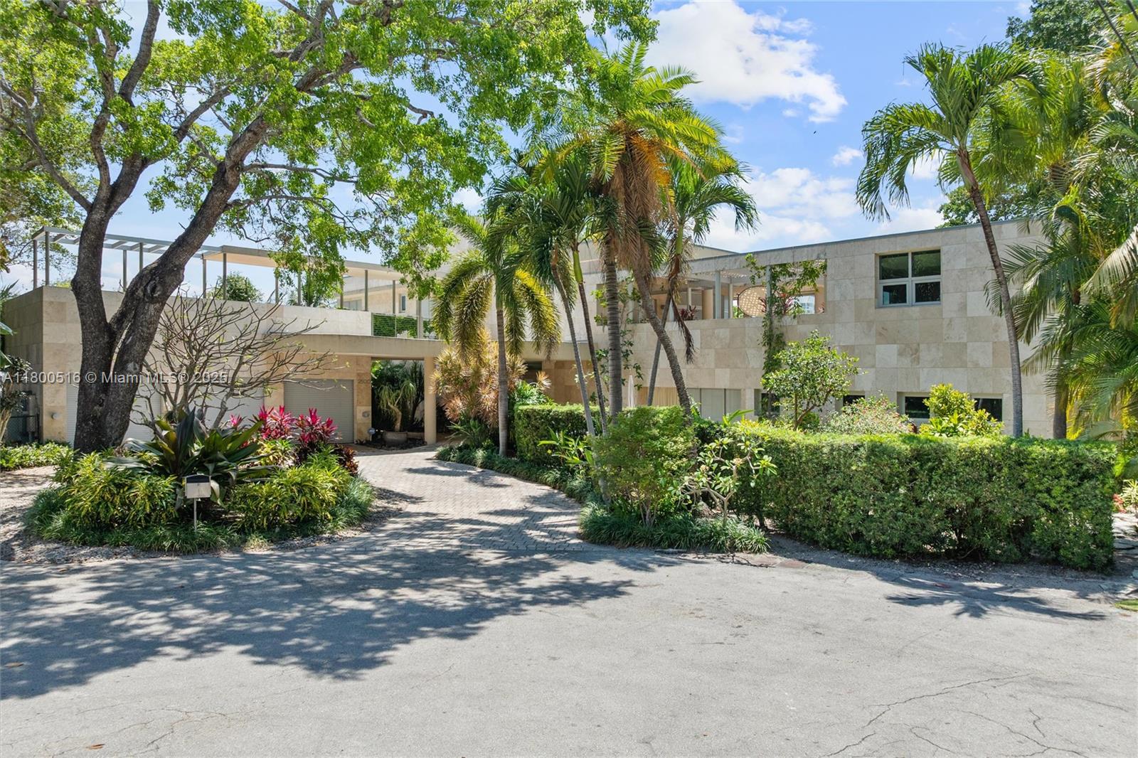 2500 Mercedes Dr Fort Lauderdale, FL 33316