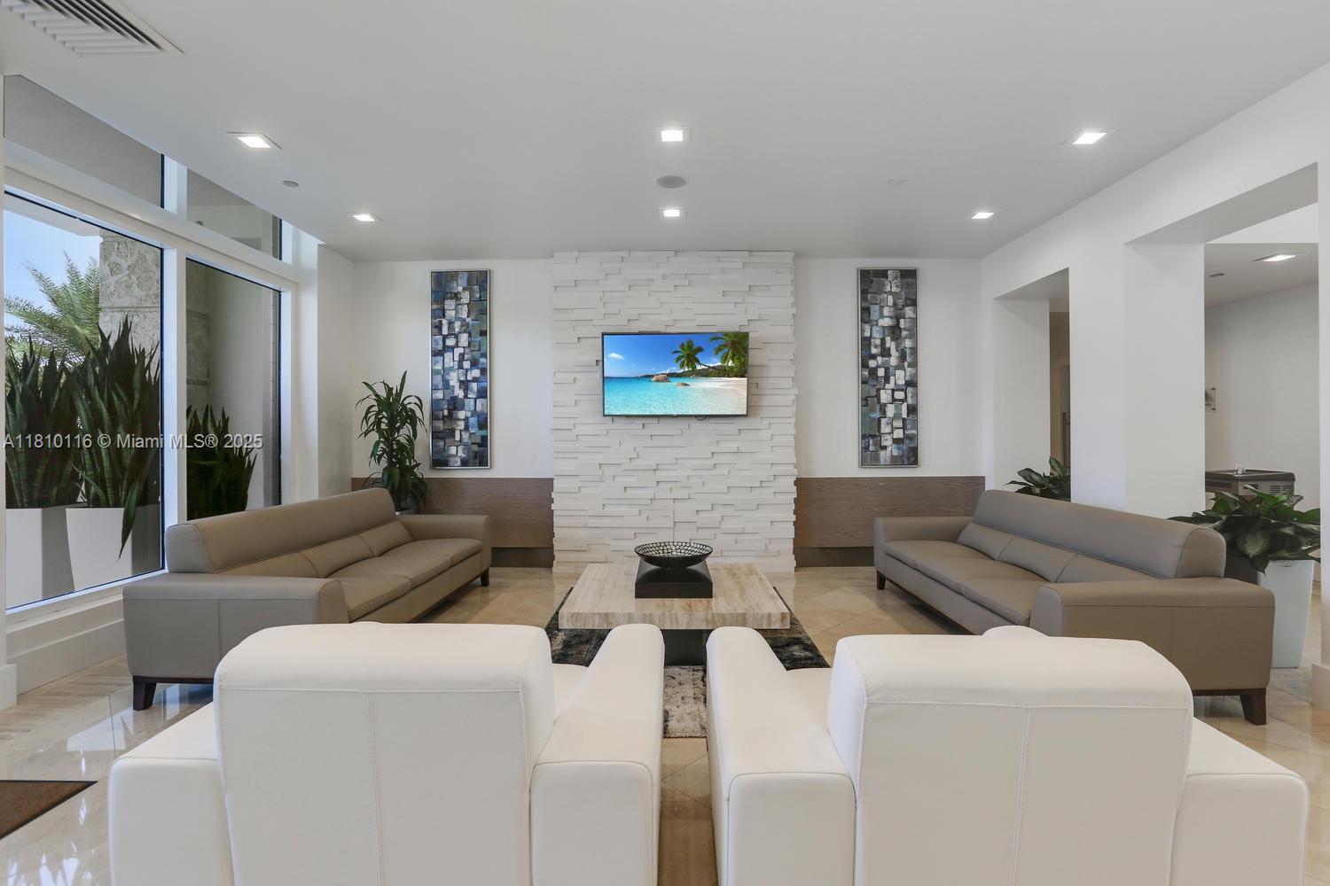 image Green Diamond Condo51