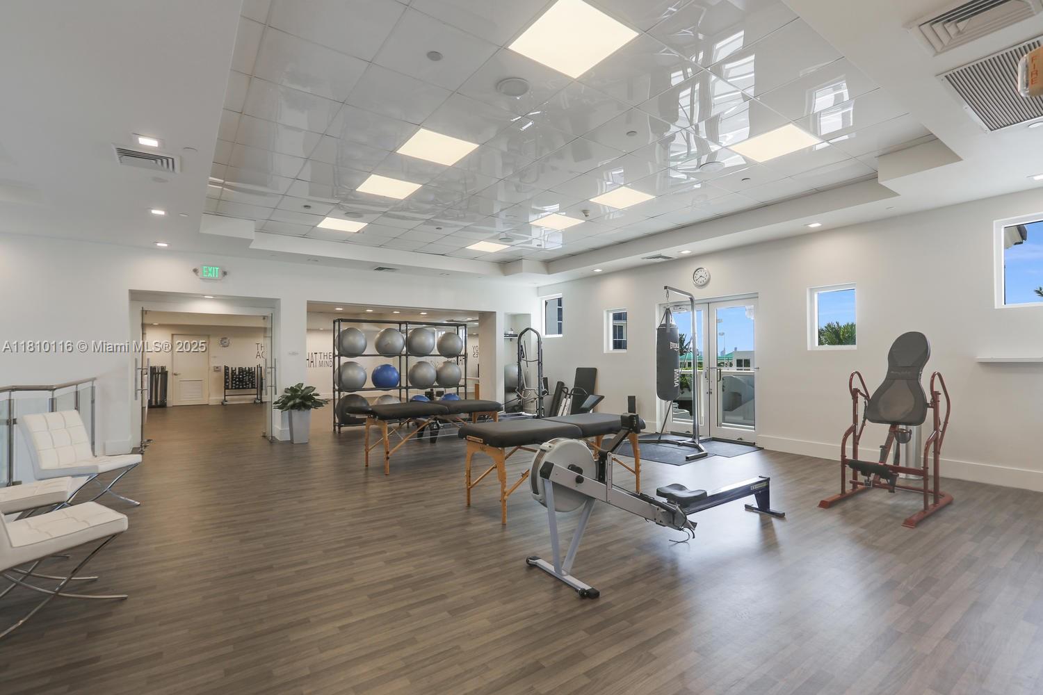 image Green Diamond Condo54