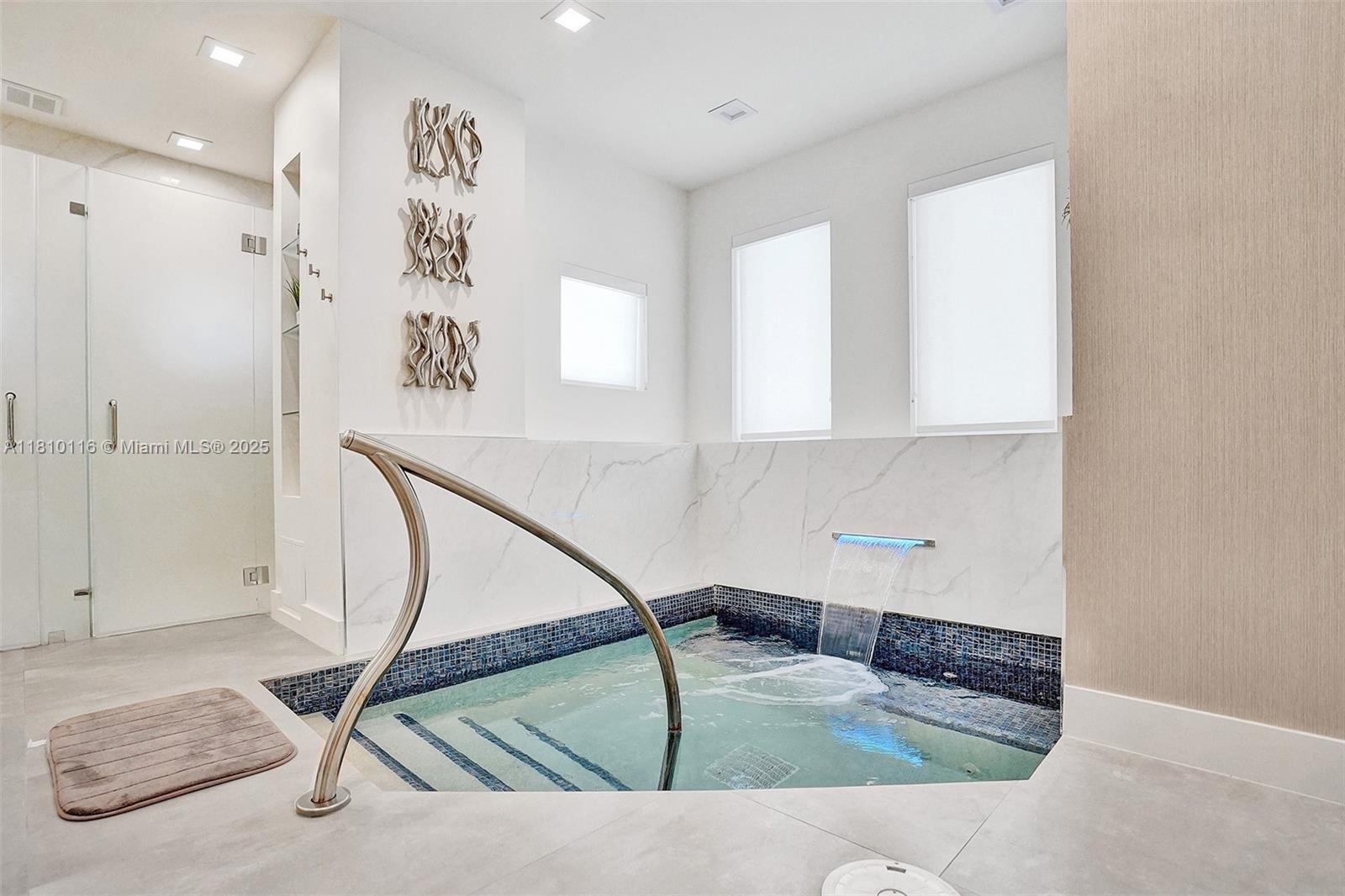 image Green Diamond Condo61