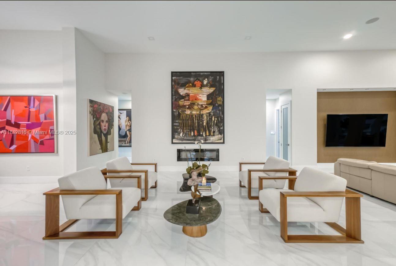 11390 SW 30th St Miami, FL 33165