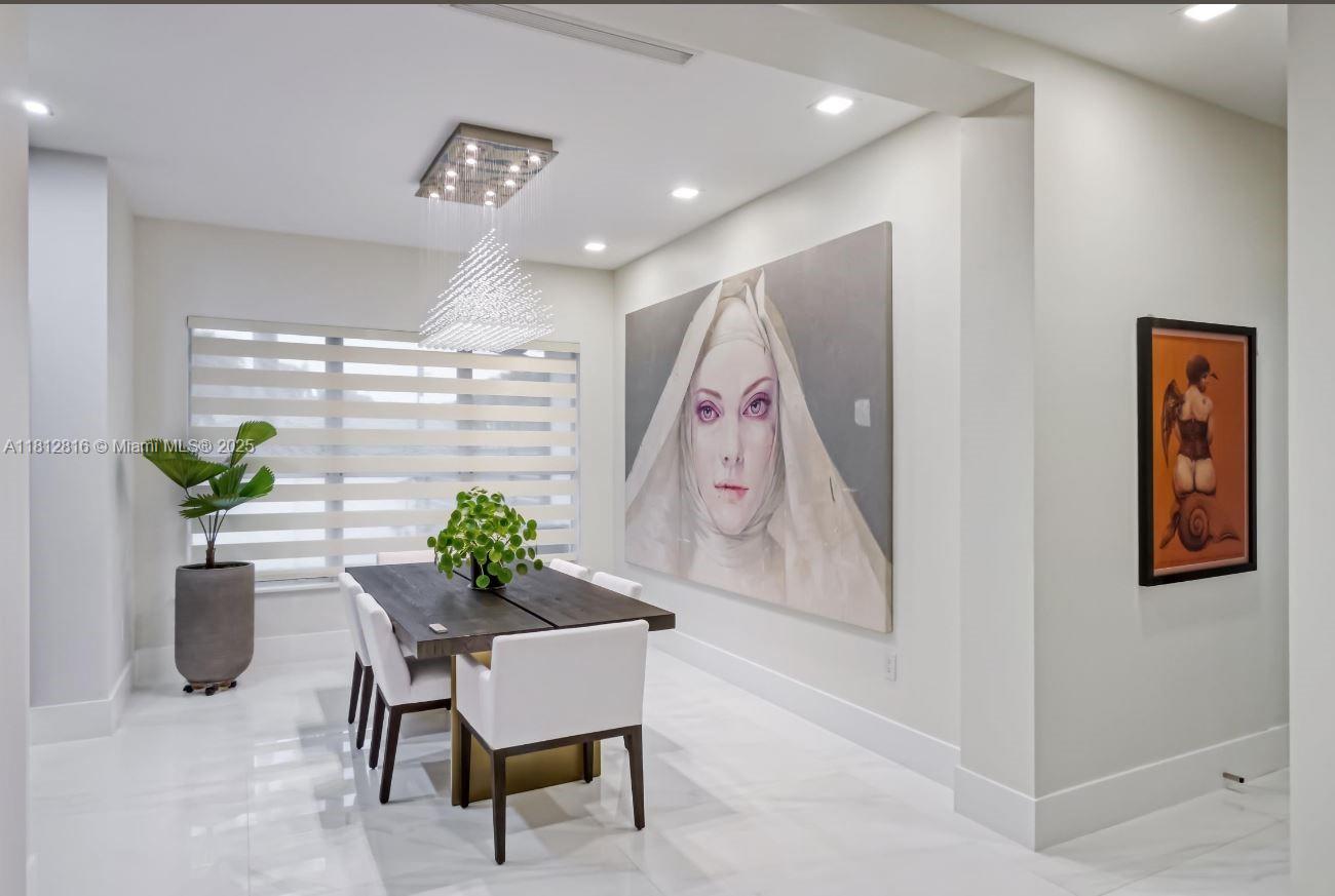 11390 SW 30th St Miami, FL 33165