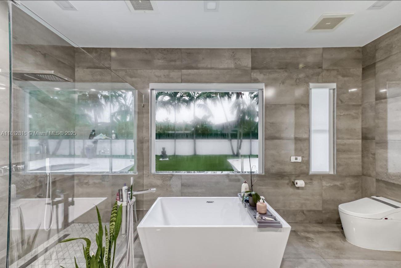 11390 SW 30th St Miami, FL 33165