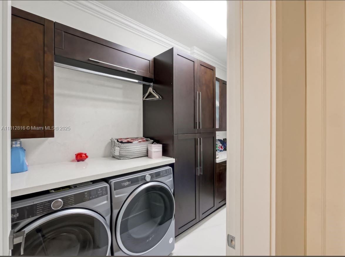 11390 SW 30th St Miami, FL 33165