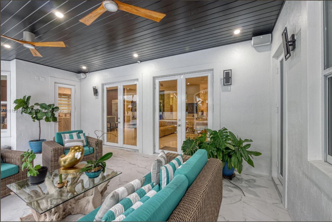 11390 SW 30th St Miami, FL 33165