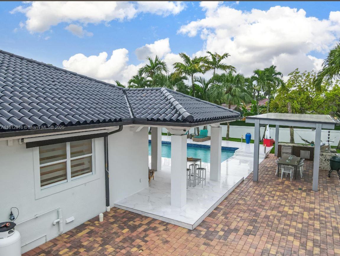 11390 SW 30th St Miami, FL 33165