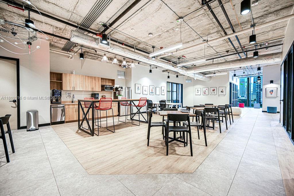 25 SW 9th St #CU-8 Miami, FL 33130 25 SW 9th St #CU-8 Miami, FL 33130