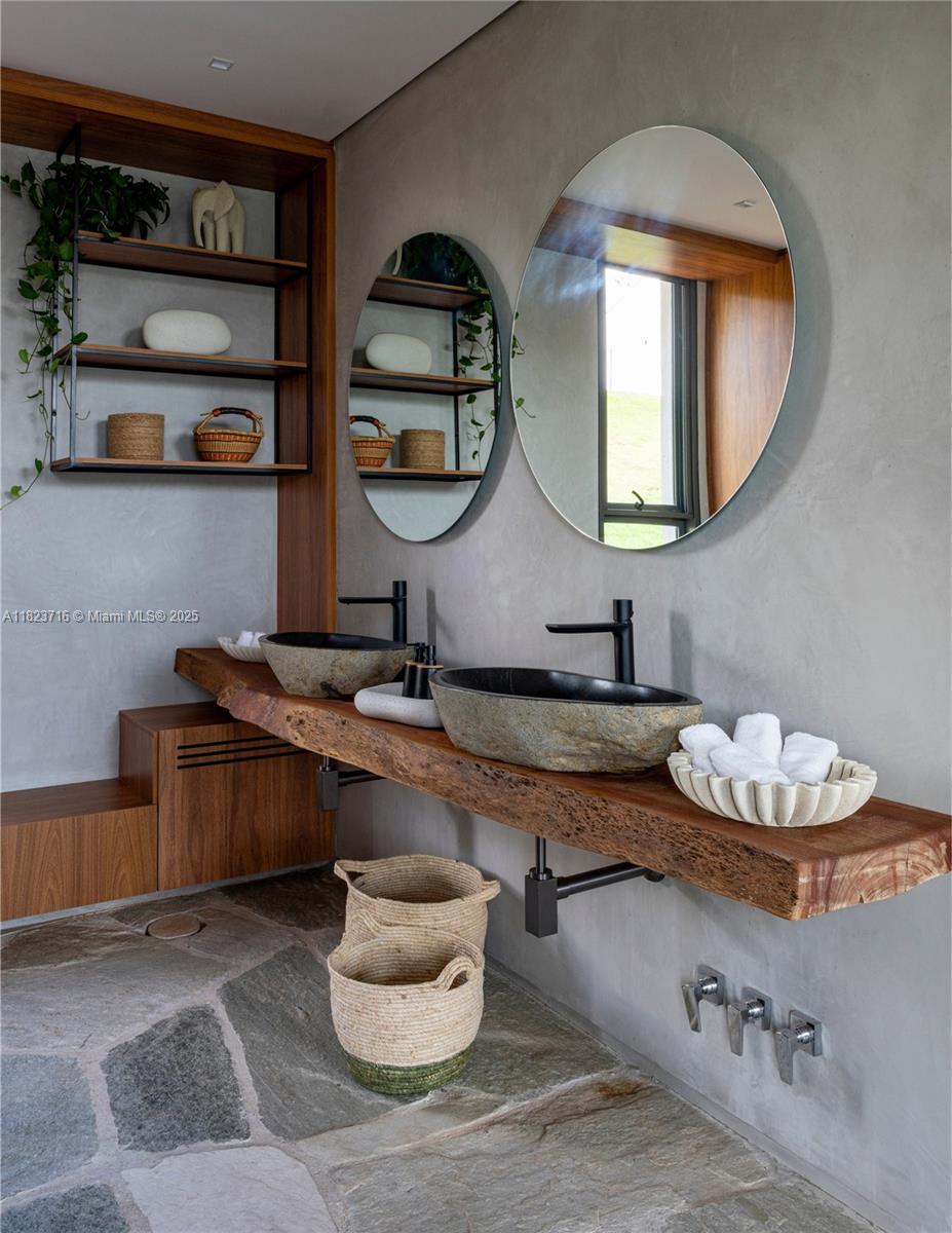 Rua Treze de Maio 1765 Sousas - Campinas-sp 