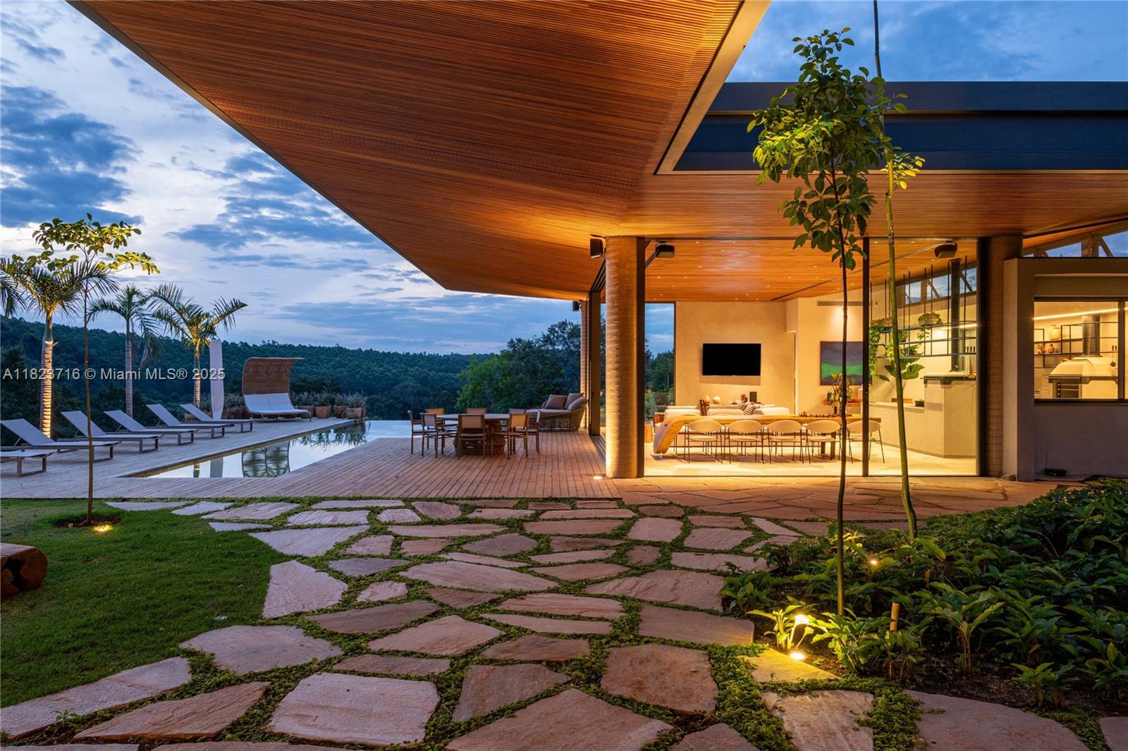 Rua Treze de Maio 1765 Sousas - Campinas-sp 