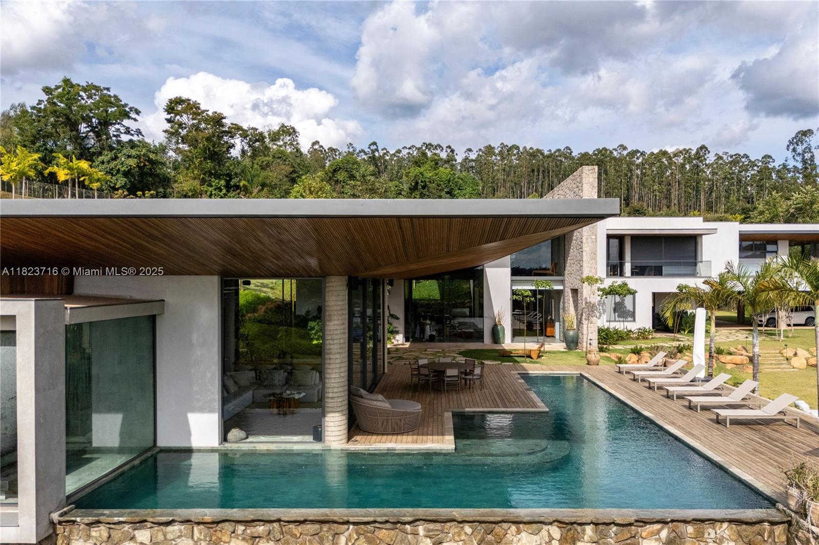 Rua Treze de Maio 1765 Sousas - Campinas-sp 