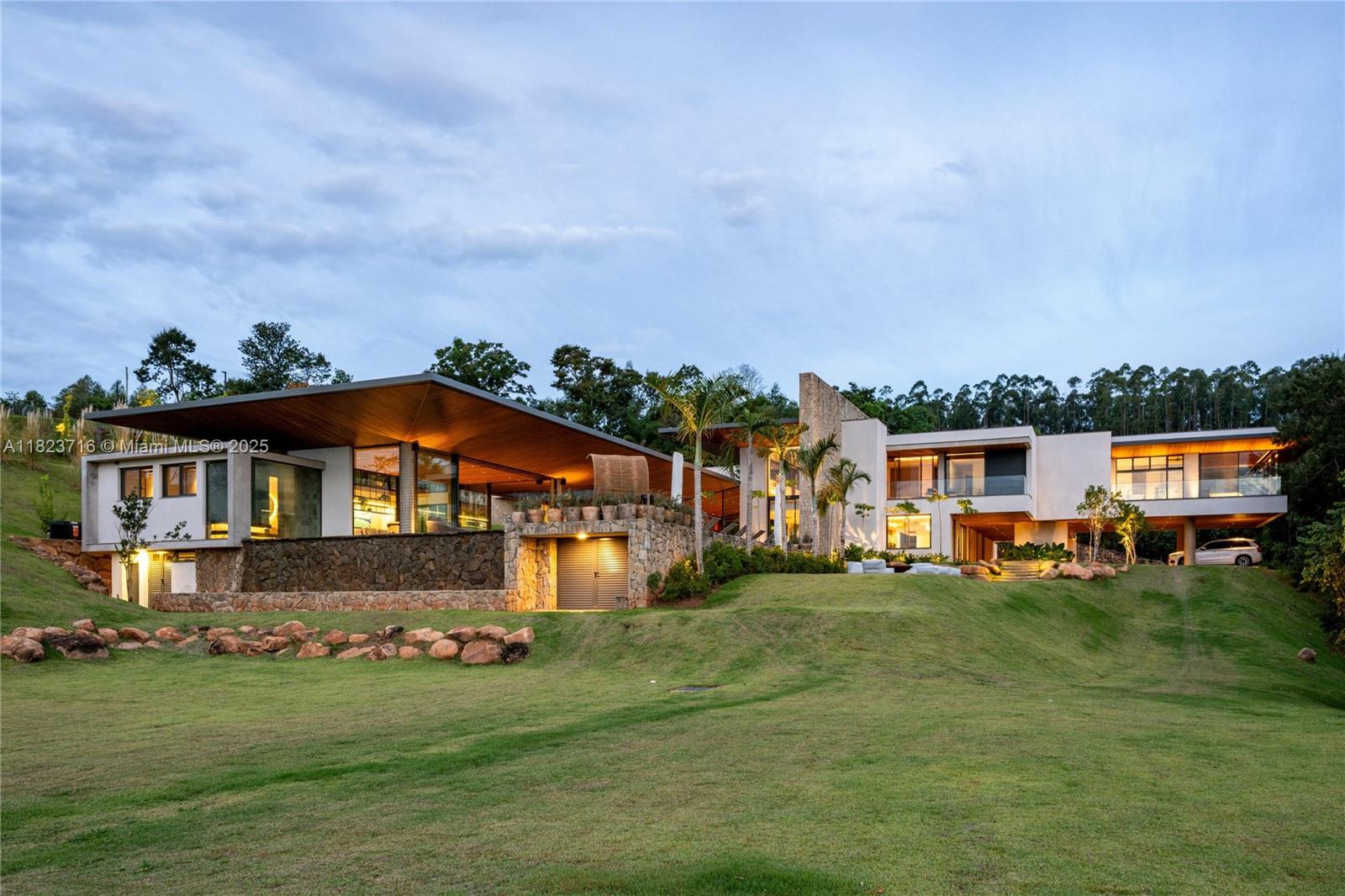 Rua Treze de Maio 1765 Sousas - Campinas-sp 