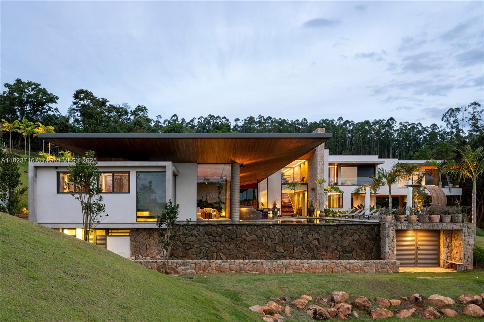 Rua Treze de Maio 1765 Sousas - Campinas-sp 