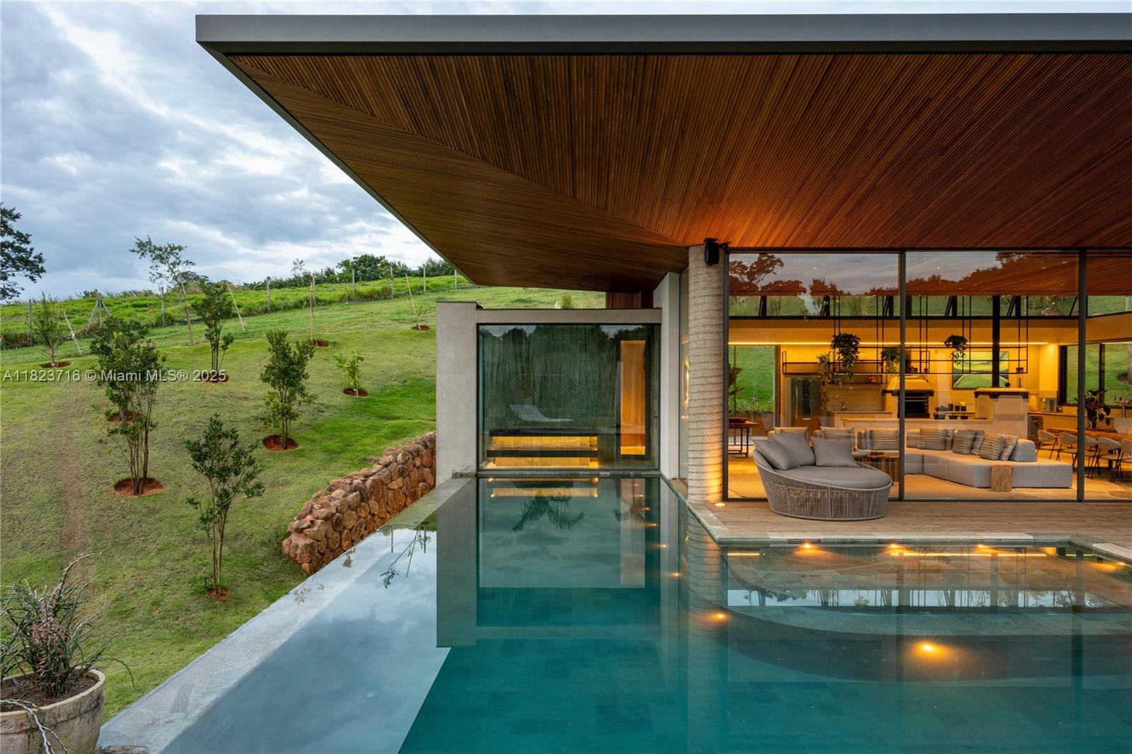 Rua Treze de Maio 1765 Sousas - Campinas-sp 