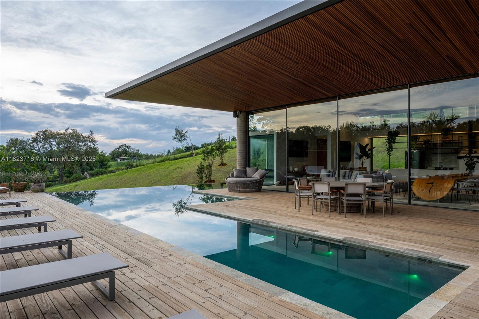 Rua Treze de Maio 1765 Sousas - Campinas-sp 