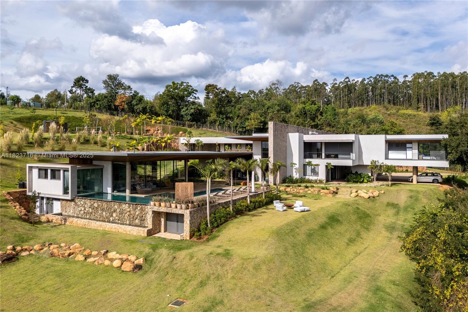 Rua Treze de Maio 1765 Sousas - Campinas-sp 