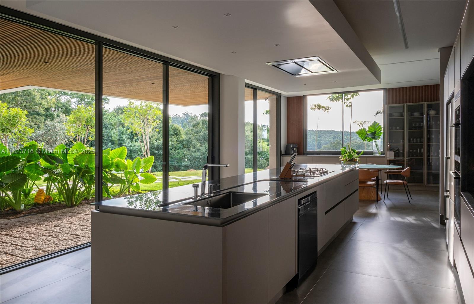 Rua Treze de Maio 1765 Sousas - Campinas-sp 