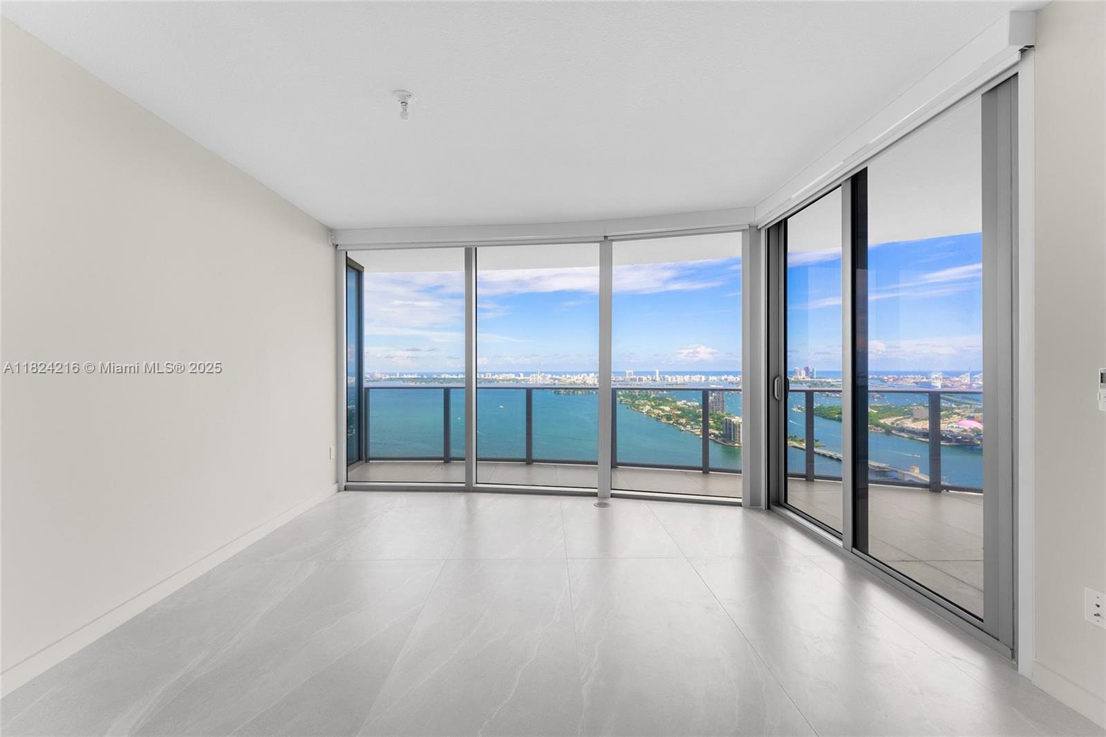 image ARIA ON THE BAY CONDO10