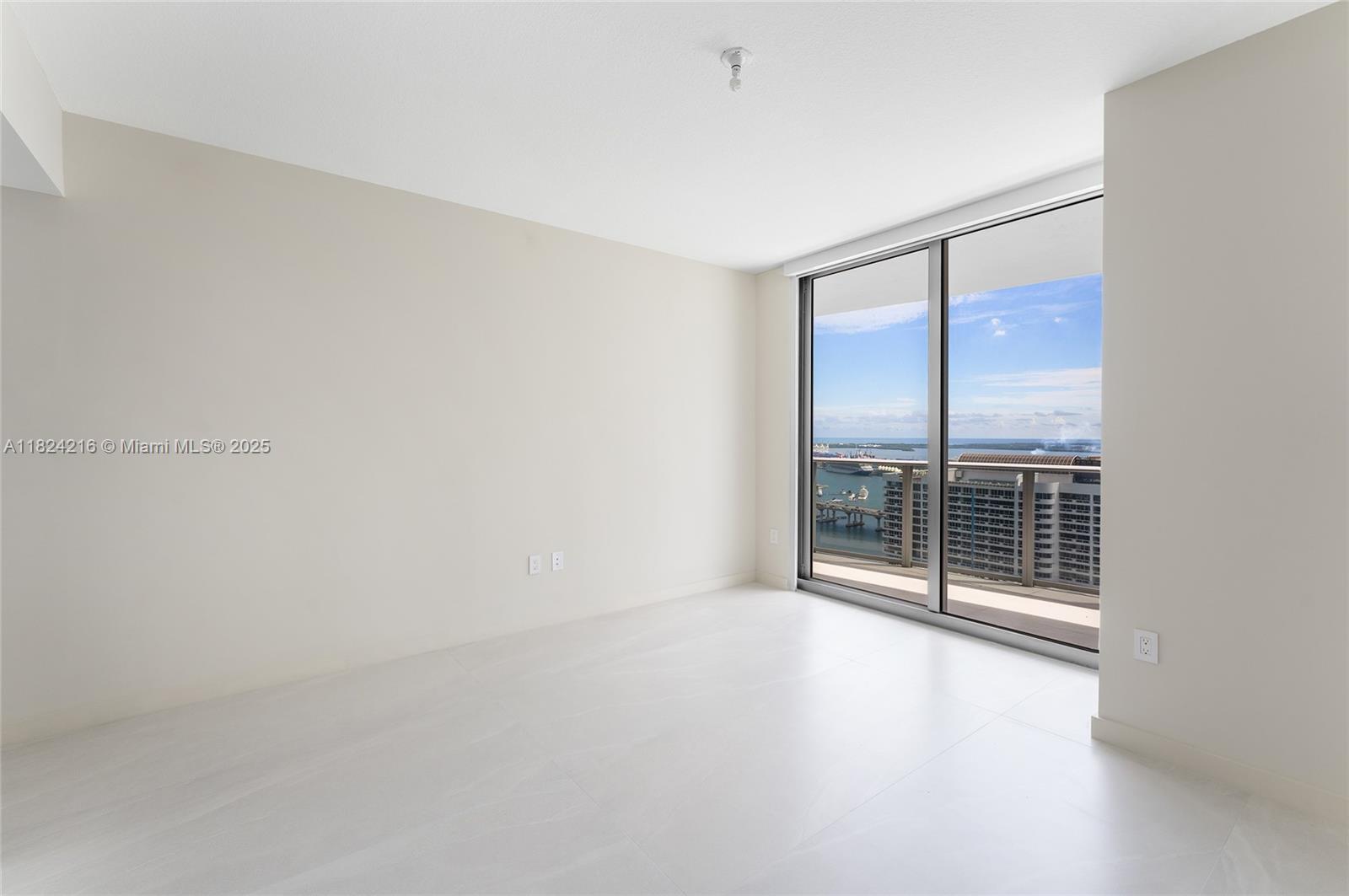 image ARIA ON THE BAY CONDO11