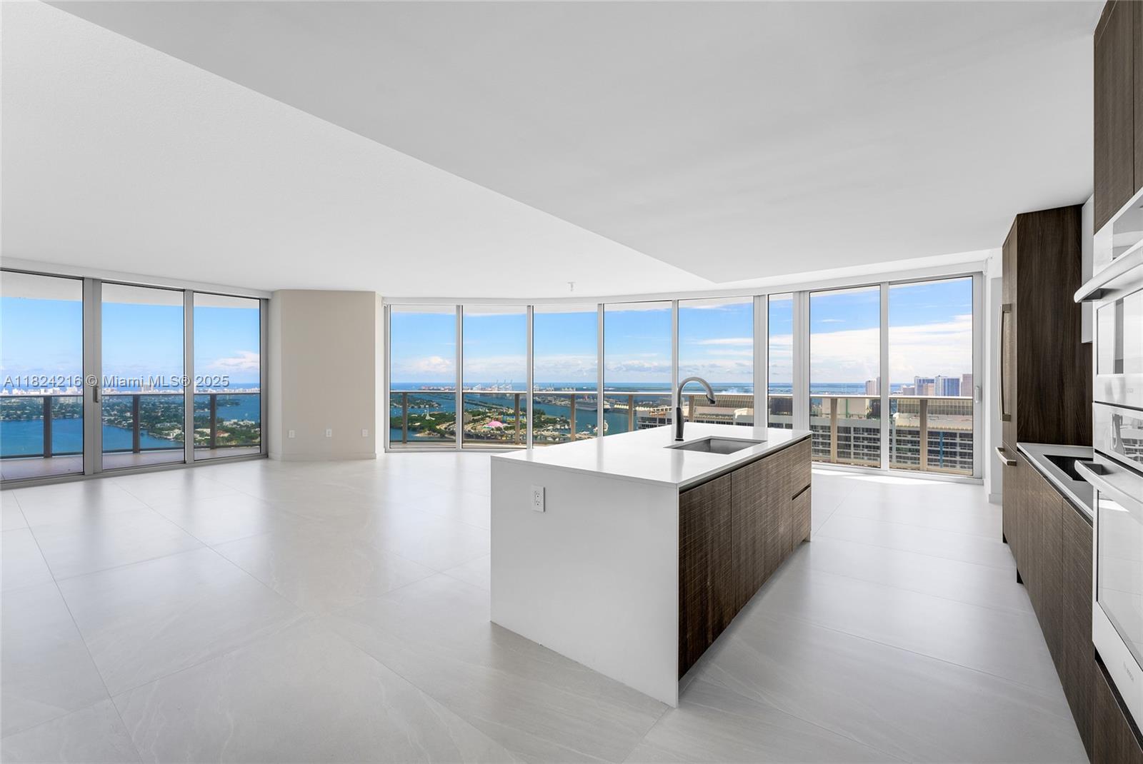 image ARIA ON THE BAY CONDO16