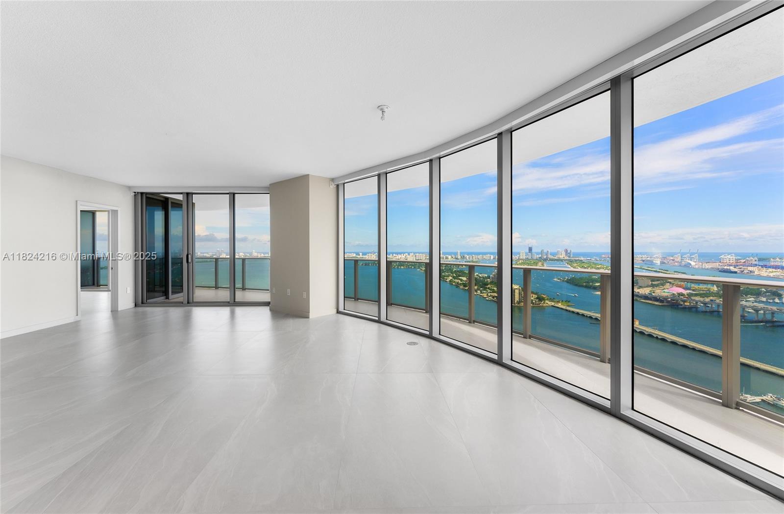 image ARIA ON THE BAY CONDO7