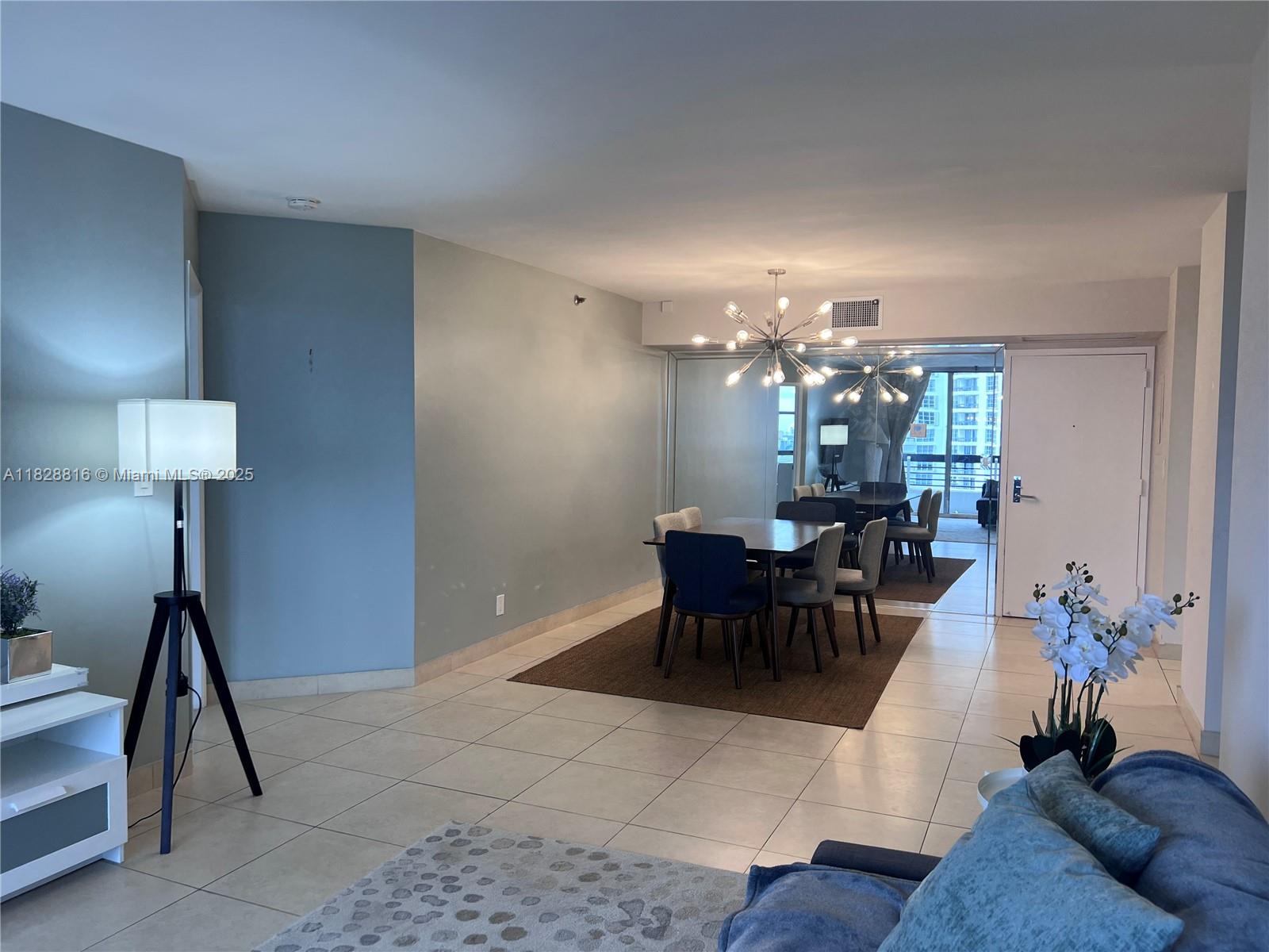 3600 Mystic Pointe Dr #1510