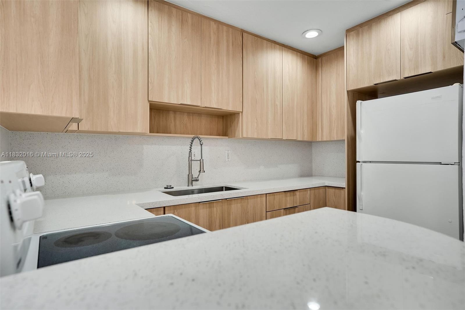 8650 SW 67th Ave #1025 Pinecrest, FL 33156