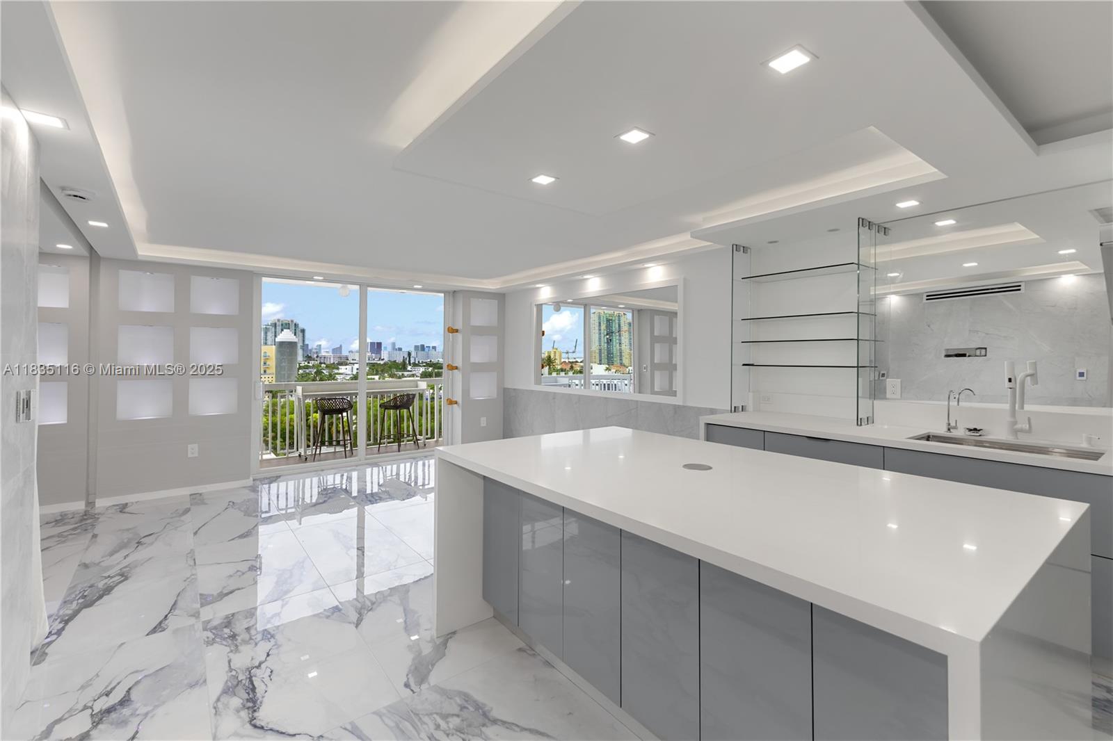 401 Ocean Dr #1004 Miami Beach, FL 33139