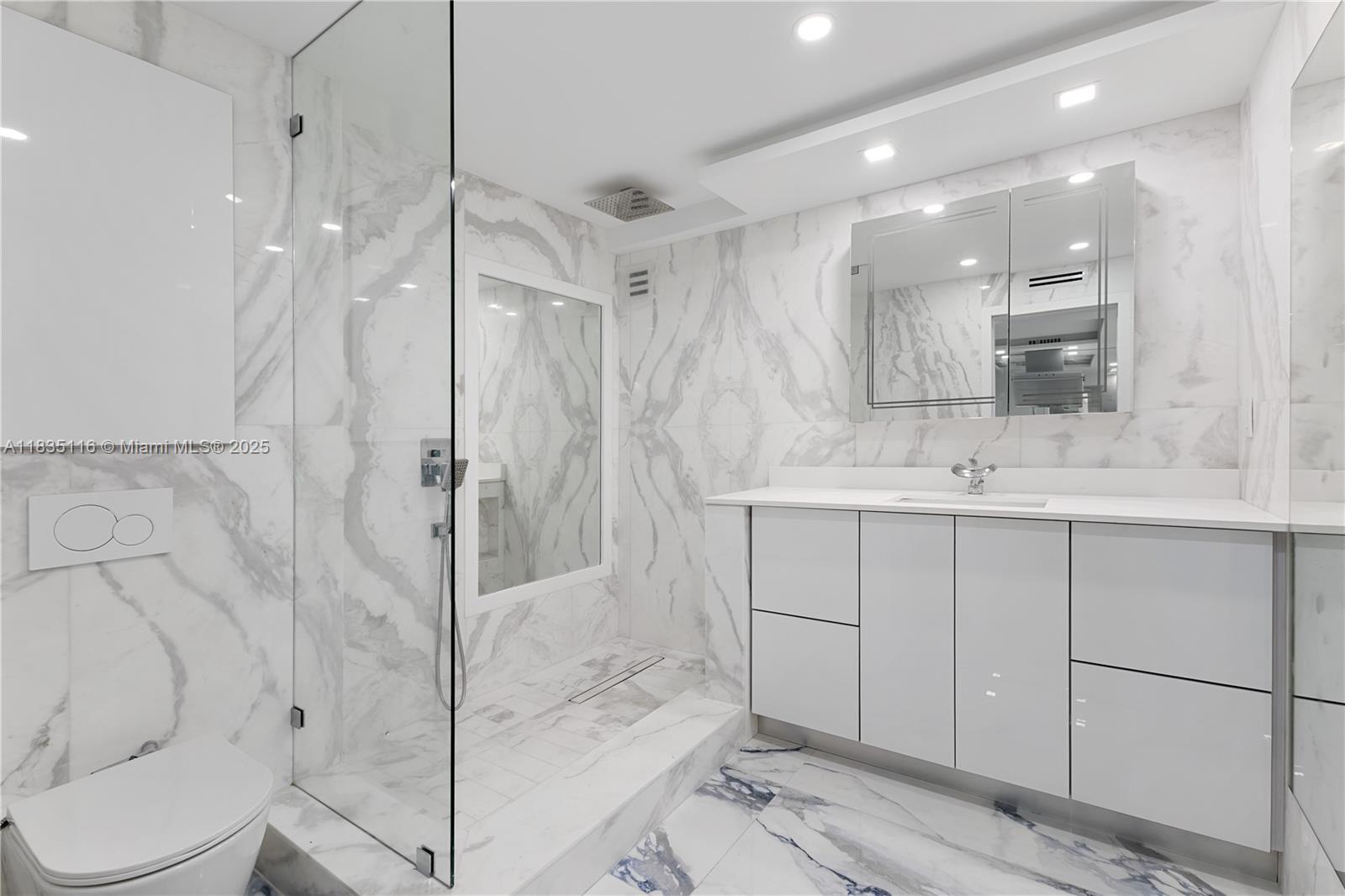 401 Ocean Dr #1004 Miami Beach, FL 33139