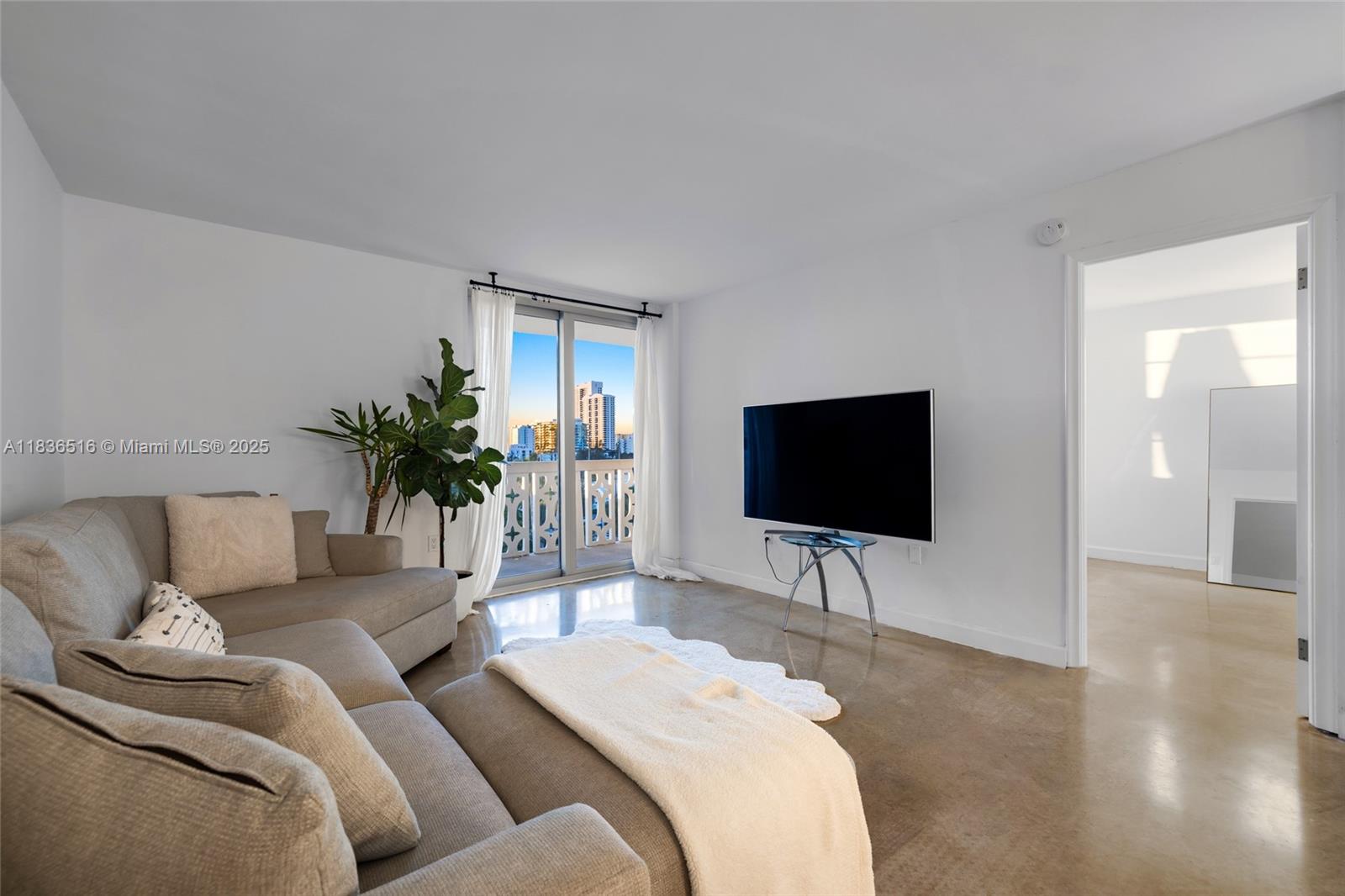 1020 Meridian Ave #816