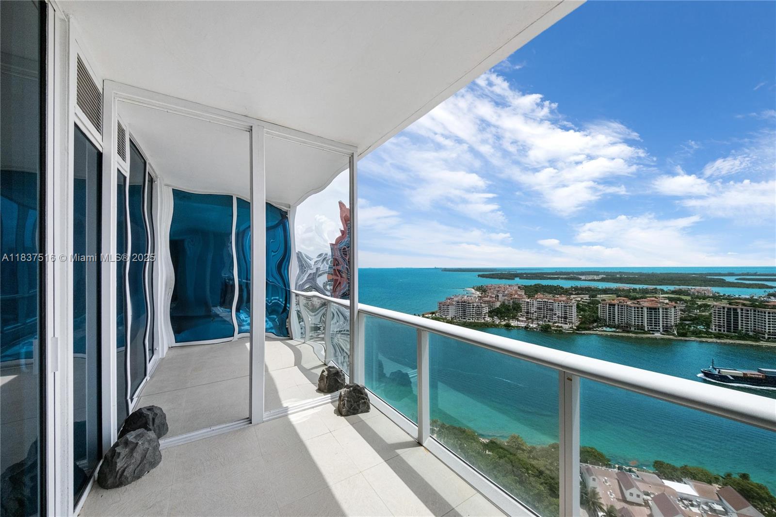 image Continuum On South Beach9