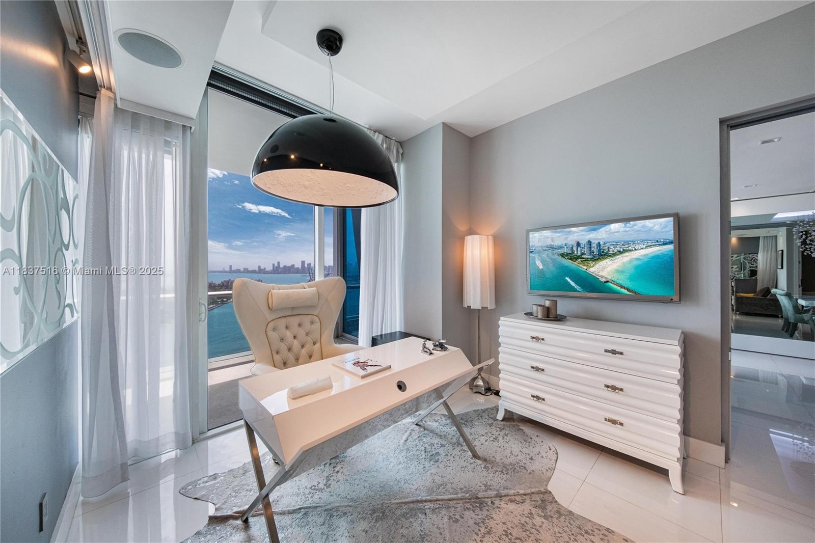 image Continuum On South Beach18