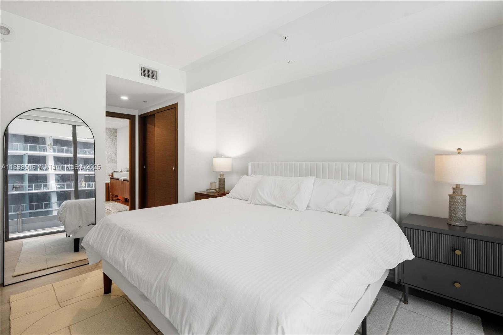 image Brickell Flatiron10