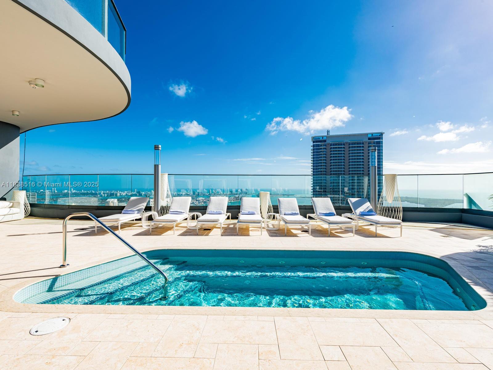 image Brickell Flatiron17