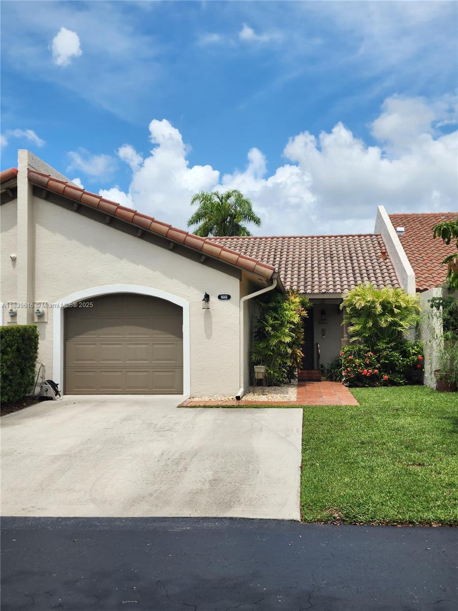 8666 SW 114th Pl