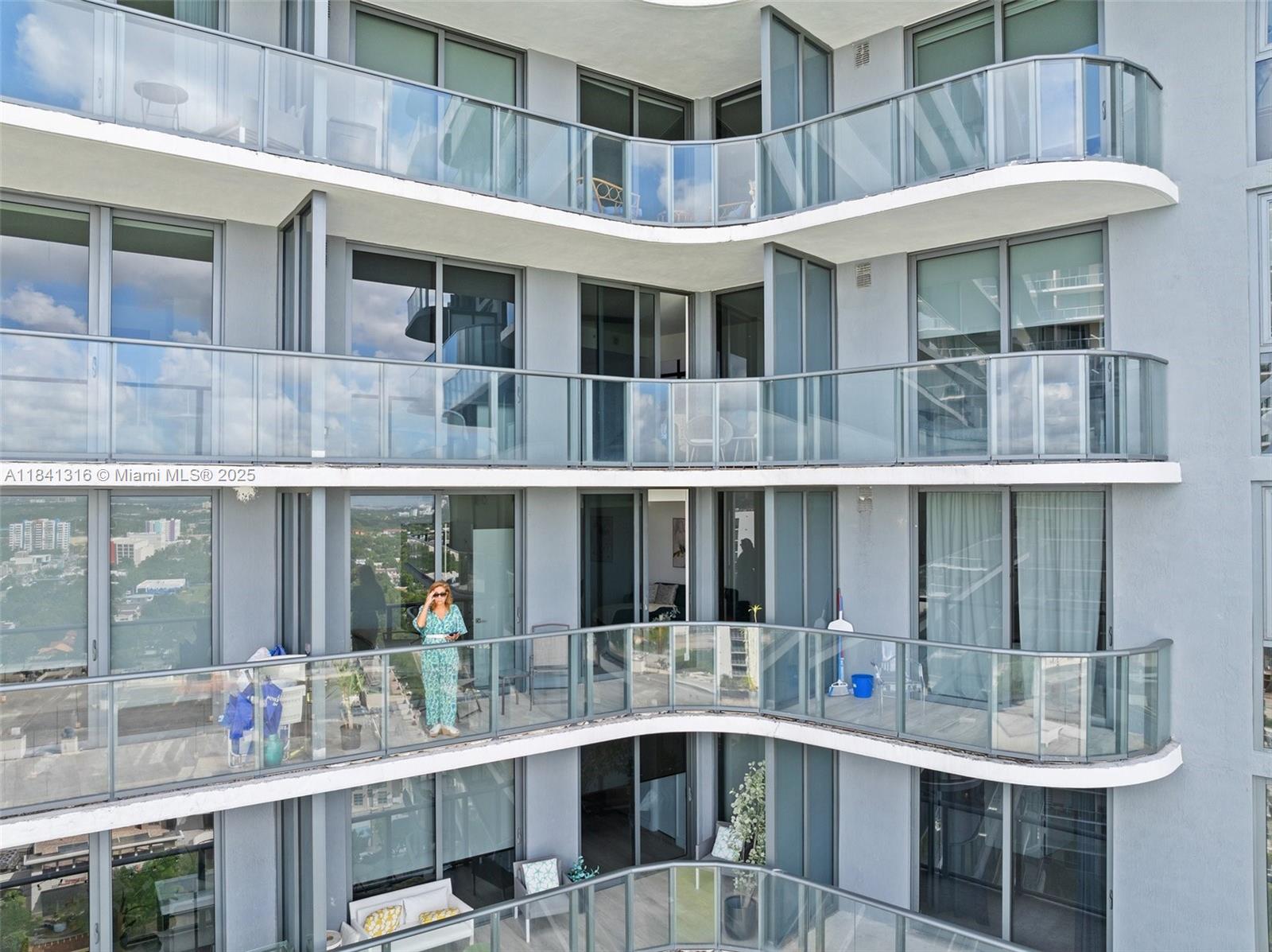 image Hyde Midtown Condo10