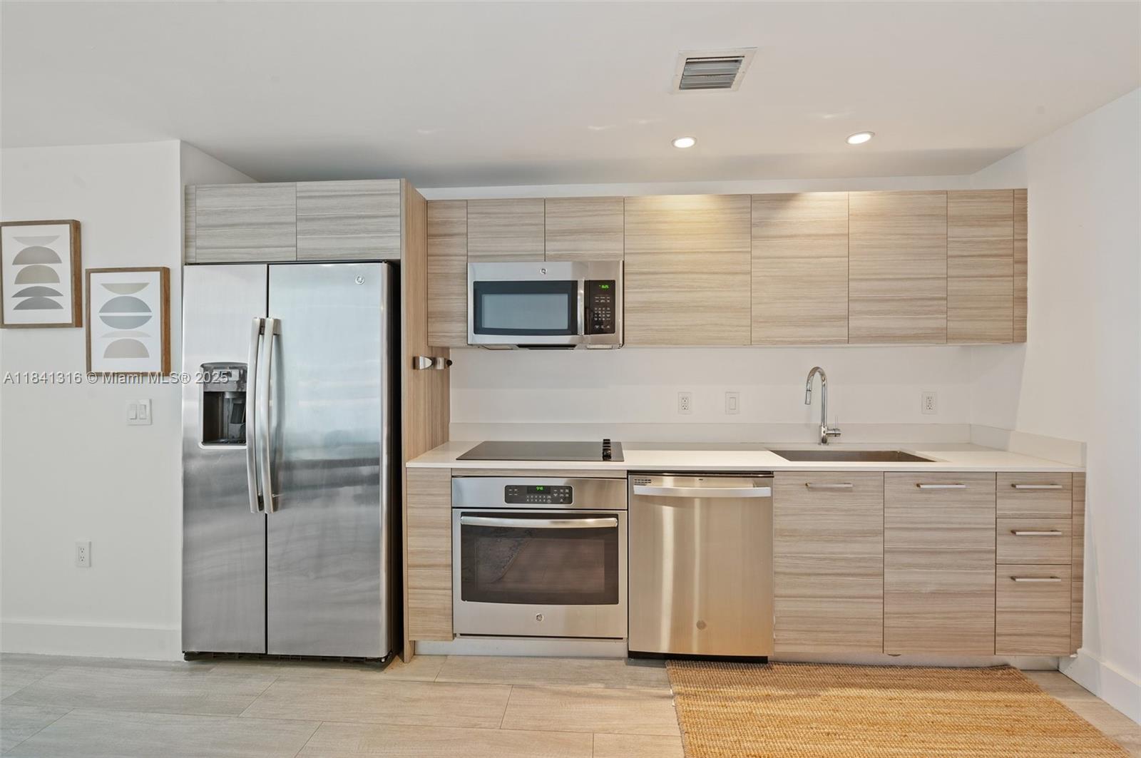 image Hyde Midtown Condo15